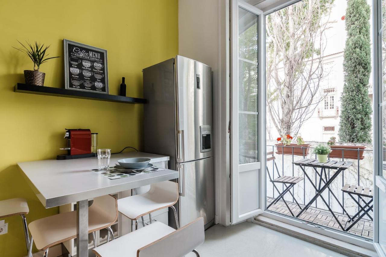 Elegant 3 Bedroom Flat With View In Principe Real * Lisboa